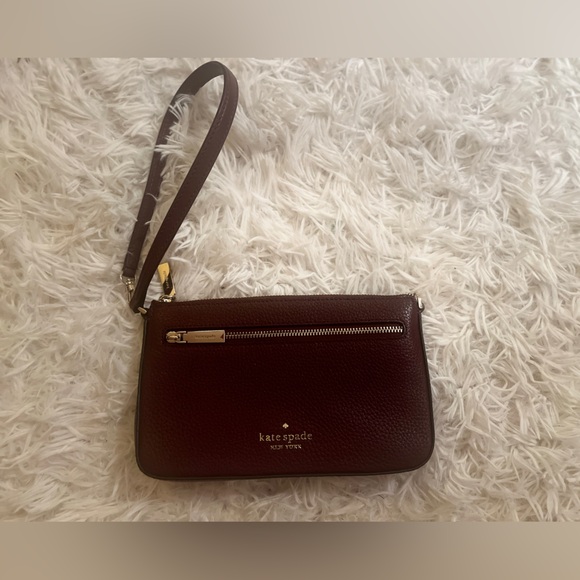 kate spade Handbags - Kate Spade Leila Pebbled Leather Convertible Wristlet Cherrywood NWOT Classic